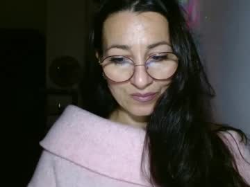 Ginaoneon Chaturbate stream image from February 10, 2025