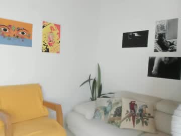 Simone_4201 Chaturbate stream image from February 10, 2025