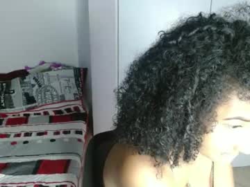 Curlylovehot Chaturbate stream image from February 10, 2025
