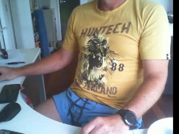 Kiwiveloboy Chaturbate stream image from February 10, 2025
