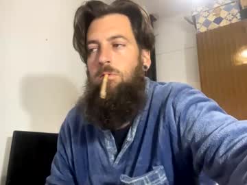 Crisbearded Chaturbate stream image from February 11, 2025