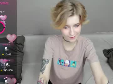 Julescrown Chaturbate stream image from February 11, 2025