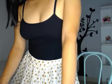 Sara_Tris Chaturbate stream image from February 11, 2025
