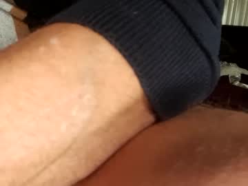 Creems2 Chaturbate stream image from February 11, 2025