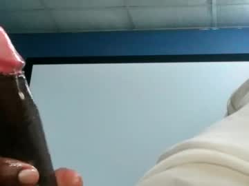 Longblack37 Chaturbate stream image from February 11, 2025