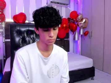 Fem_Loui Chaturbate stream image from February 11, 2025