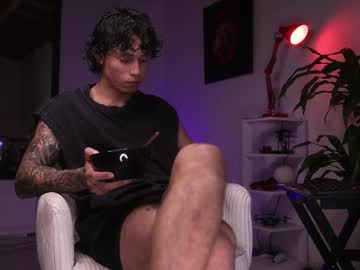 Xomega_02 Chaturbate stream image from February 11, 2025