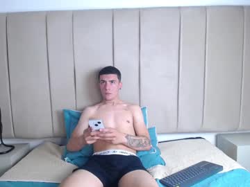 Alejoo_King Chaturbate stream image from February 11, 2025