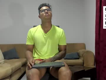 Darren_Hot Chaturbate stream image from February 11, 2025
