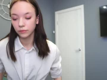Edwinaanness Chaturbate stream image from February 11, 2025