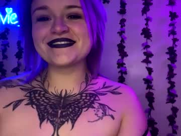 Ivie_Hopeless Chaturbate stream image from February 11, 2025