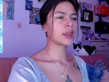 Kiki_Cams Chaturbate stream image from February 11, 2025