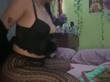 Minalatina Chaturbate stream image from February 11, 2025