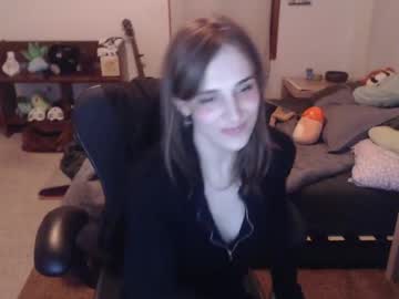 Petitecut Chaturbate stream image from February 11, 2025