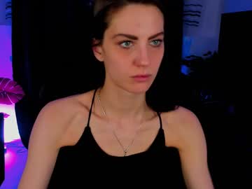 Emilywiled Chaturbate stream image from February 11, 2025