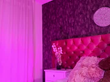 Lara_Rich Chaturbate stream image from February 11, 2025
