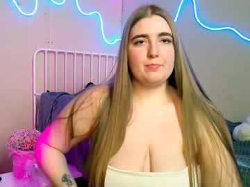 Sue_Mitchell Chaturbate stream image from February 11, 2025