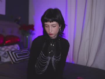Carmilamoon Chaturbate stream image from February 11, 2025