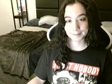 Dandykitty Chaturbate stream image from February 11, 2025