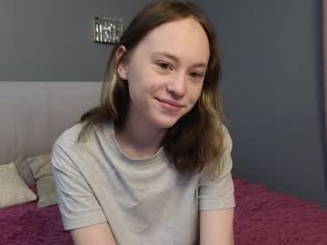 Erlineberkshire Chaturbate stream image from February 11, 2025