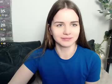 Kristireid Chaturbate stream image from February 11, 2025