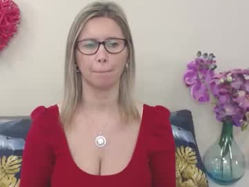 Doreenkiss Chaturbate stream image from February 11, 2025
