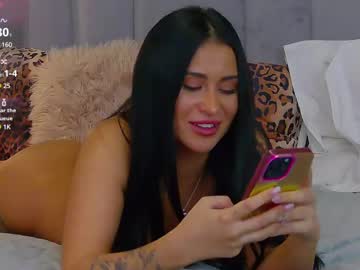Emylaveau Chaturbate stream image from February 11, 2025
