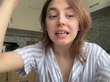 Holydori Chaturbate stream image from February 11, 2025
