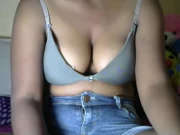 Jeniffer_Love Chaturbate stream image from February 11, 2025