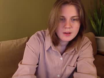Alisaxxxshy Chaturbate stream image from February 11, 2025