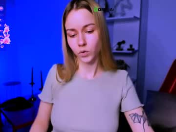 Mary_Mooore Chaturbate stream image from February 11, 2025
