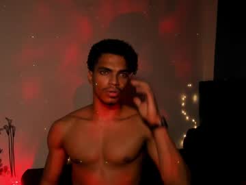 Coreyglover Chaturbate stream image from February 11, 2025