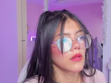 Emmahale_ Chaturbate stream image from February 11, 2025