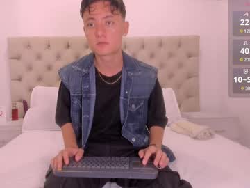 Maxwell_Lyon Chaturbate stream image from February 11, 2025