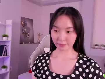 Mollyrous Chaturbate stream image from February 11, 2025