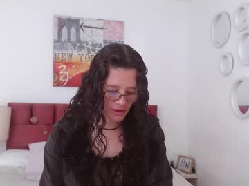Sereneclarks_ Chaturbate stream image from February 11, 2025