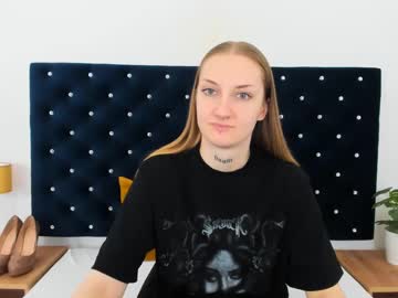 Alexabigheart Chaturbate stream image from February 11, 2025
