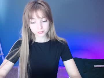 Luciacam20 Chaturbate stream image from February 11, 2025