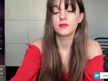 Mmminnie Chaturbate stream image from February 11, 2025