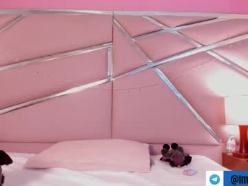 Lunapagee Chaturbate stream image from February 11, 2025