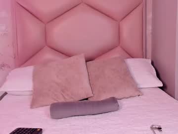 Noa_Butterfly Chaturbate stream image from February 11, 2025