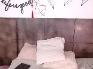 Lovely_Secret Chaturbate stream image from February 11, 2025