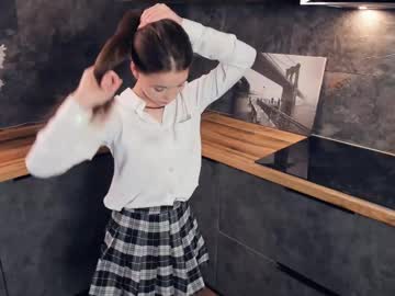 Moirecreswell Chaturbate stream image from February 11, 2025