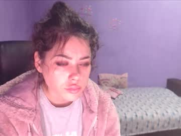 Prettyjulliette Chaturbate stream image from February 11, 2025