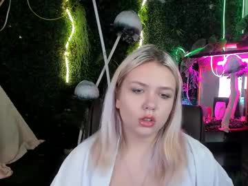 Shenaember Chaturbate stream image from February 11, 2025