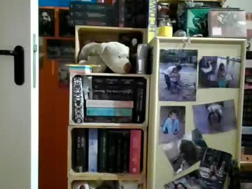 Daddyslittelgirl00 Chaturbate stream image from February 11, 2025