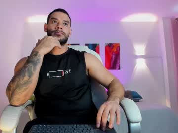 Chrisblakee Chaturbate stream image from February 11, 2025