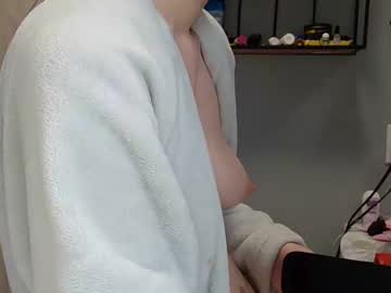 Violet18kitty Chaturbate stream image from February 11, 2025