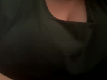 Yummylover35 Chaturbate stream image from February 11, 2025