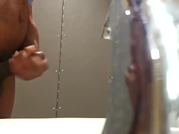 Kneehanglow Chaturbate stream image from February 11, 2025